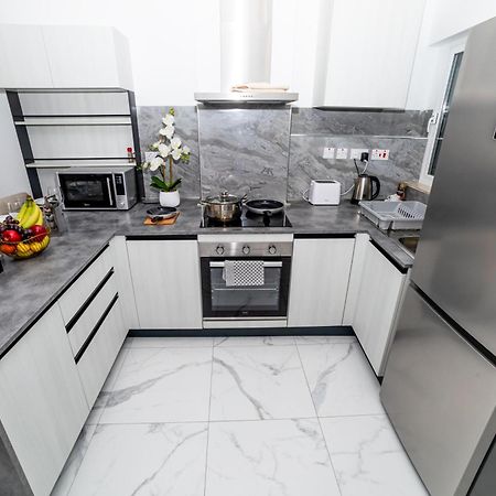 Sea Breeze, Spacious 2-Bedroom Lux Seaside Apartments St. Paul's Bay Exterior photo