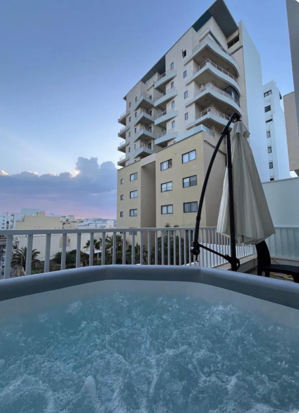 Sea Breeze, Spacious 2-Bedroom Lux Seaside Apartments St. Paul's Bay Exterior photo