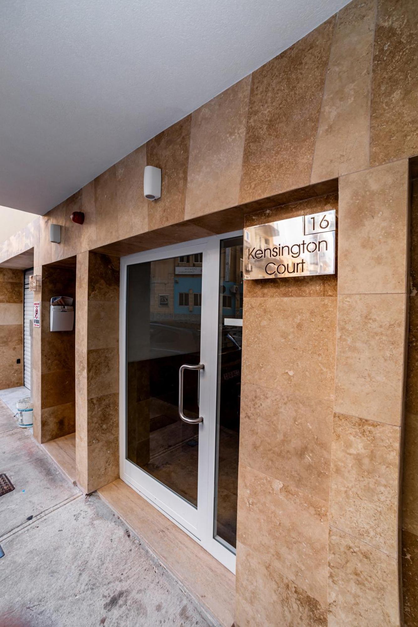 Sea Breeze, Spacious 2-Bedroom Lux Seaside Apartments St. Paul's Bay Exterior photo