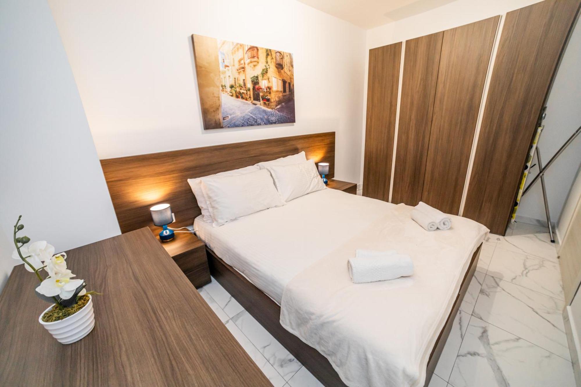 Sea Breeze, Spacious 2-Bedroom Lux Seaside Apartments St. Paul's Bay Exterior photo