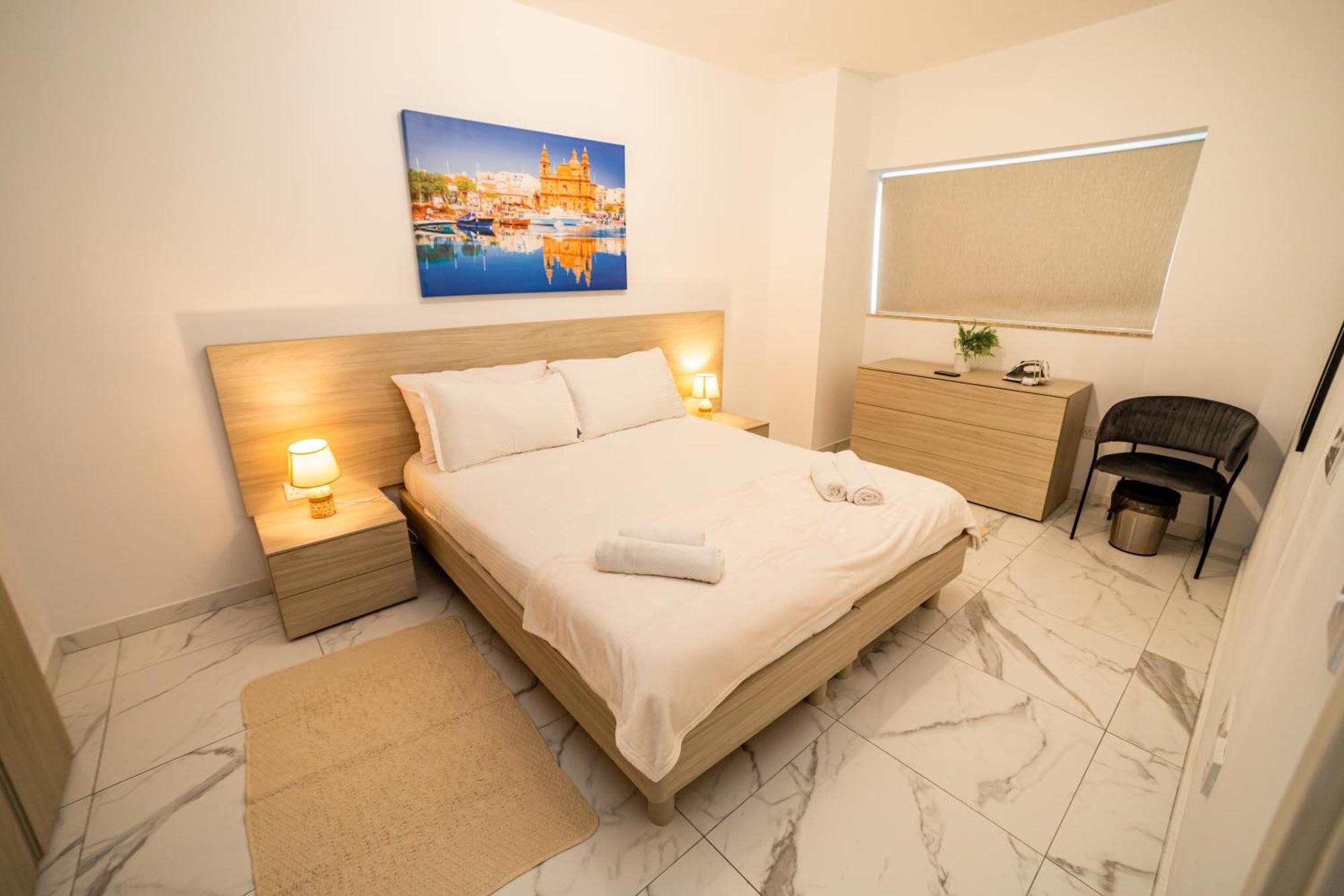 Sea Breeze, Spacious 2-Bedroom Lux Seaside Apartments St. Paul's Bay Exterior photo