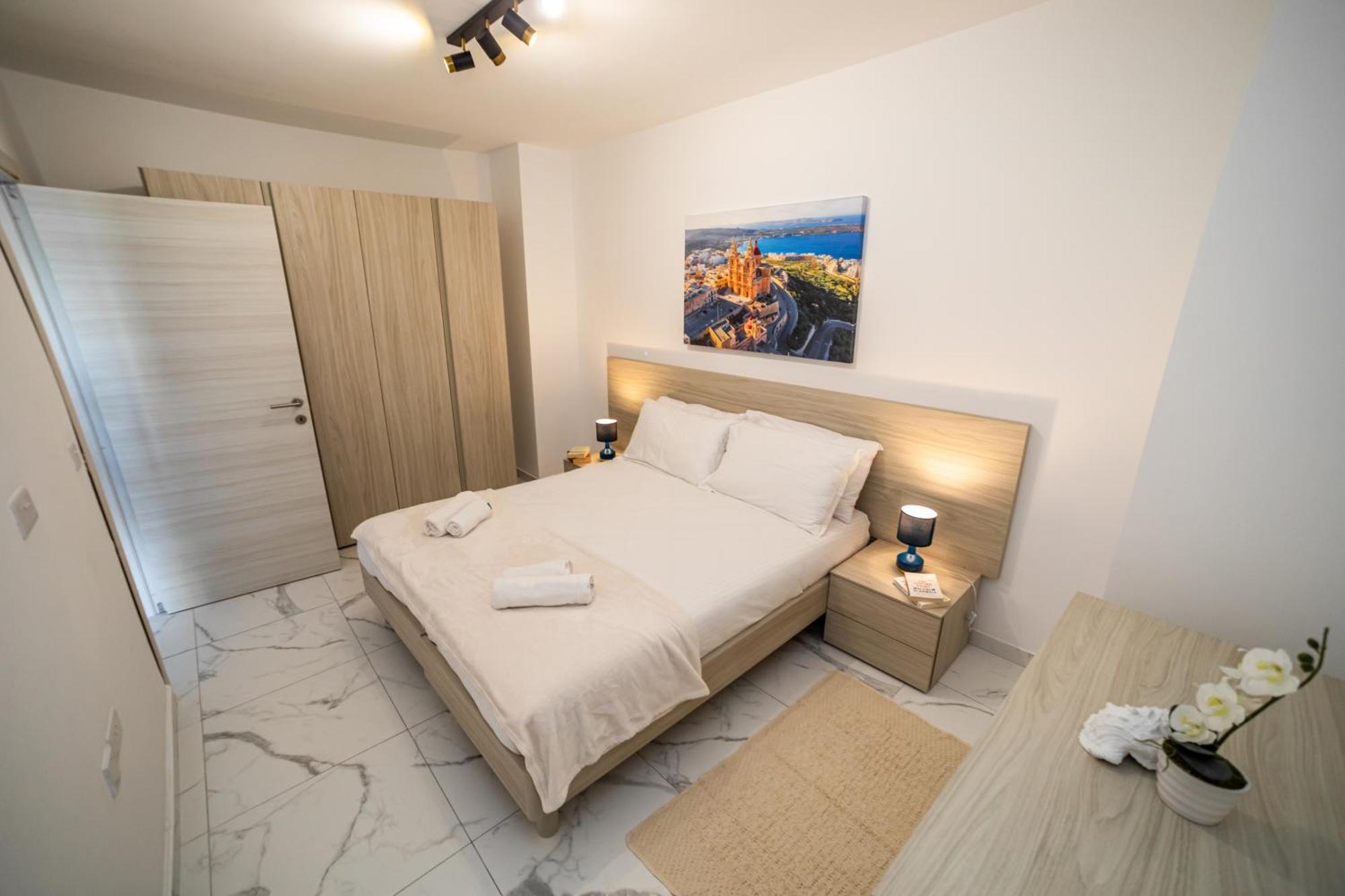Sea Breeze, Spacious 2-Bedroom Lux Seaside Apartments St. Paul's Bay Exterior photo