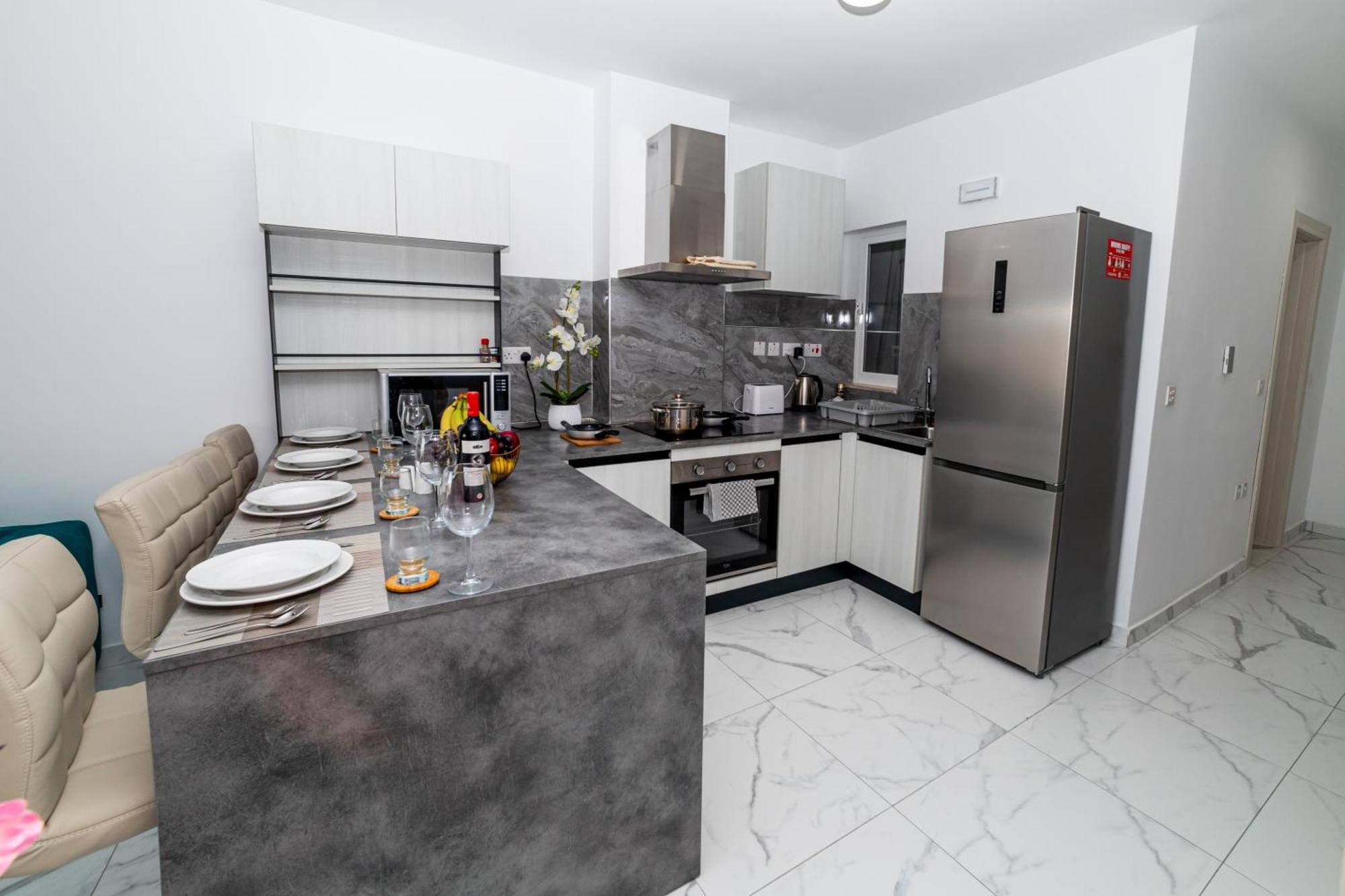 Sea Breeze, Spacious 2-Bedroom Lux Seaside Apartments St. Paul's Bay Exterior photo