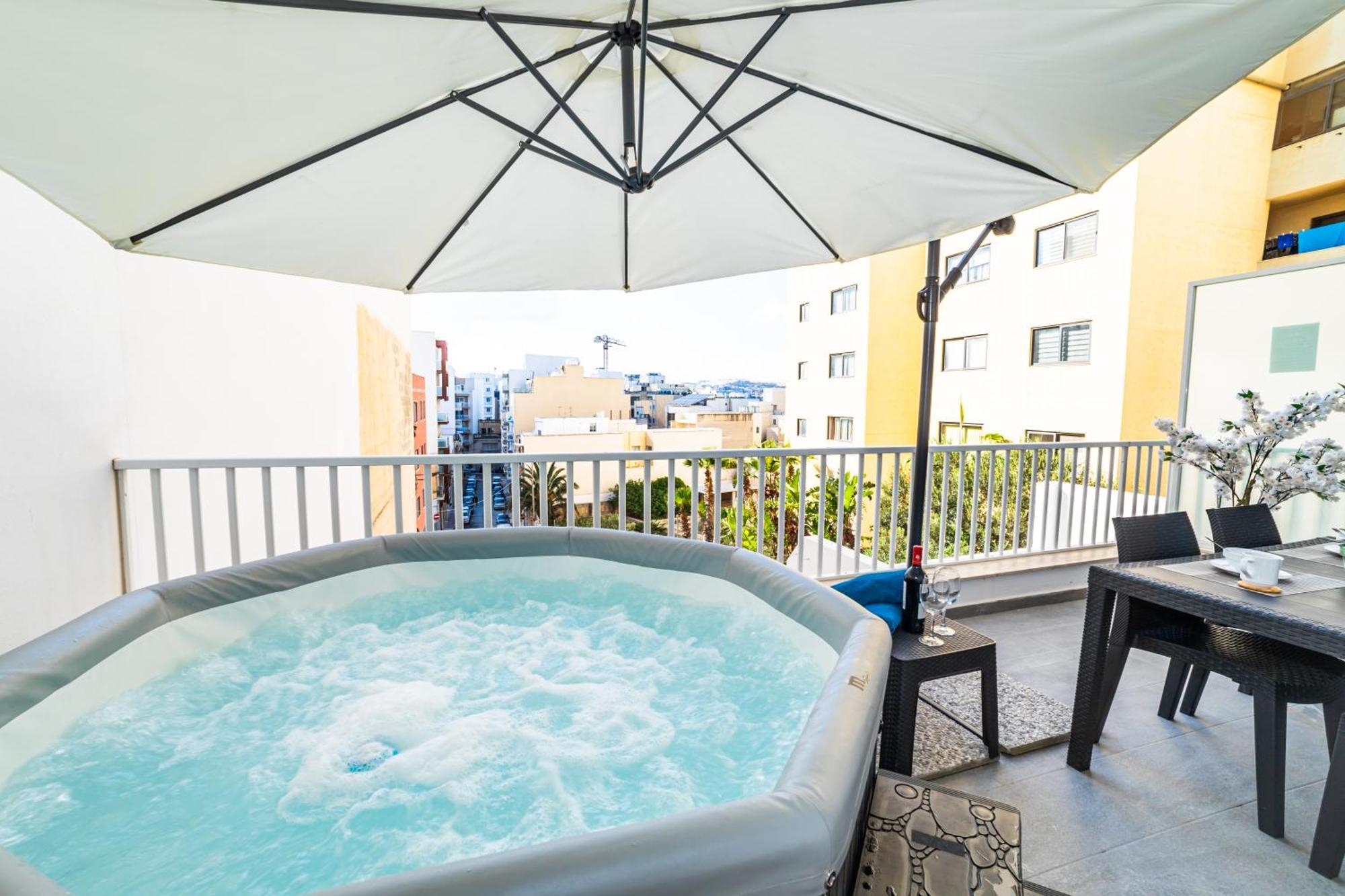 Sea Breeze, Spacious 2-Bedroom Lux Seaside Apartments St. Paul's Bay Exterior photo